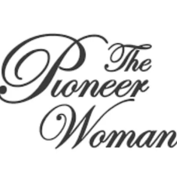 🦋 New Pioneer Woman Sweet Rose Fabric - 2 Packs for a Total of 6 Y… - Picture 5 of 7